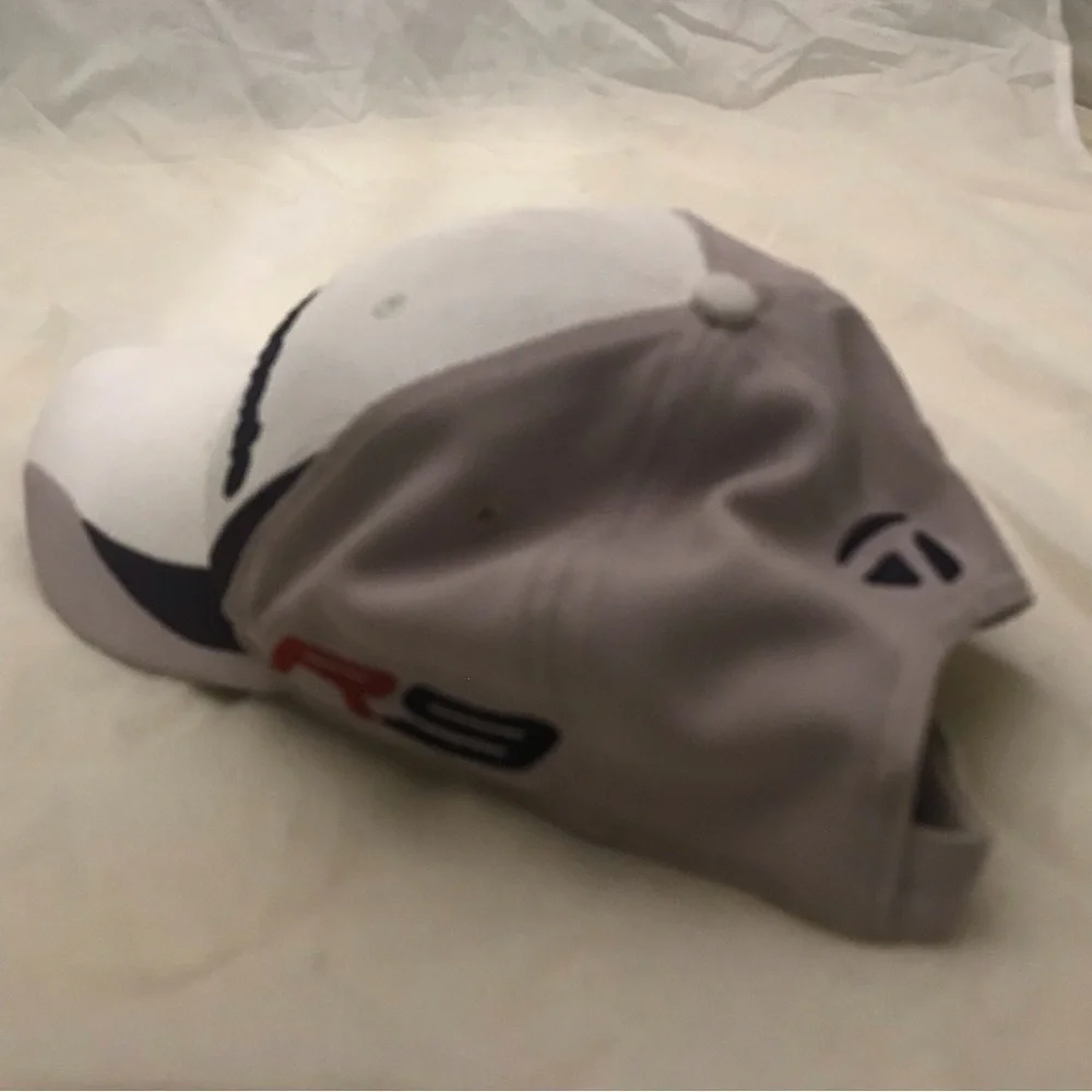 TaylorMade R9 Penta OffWhite 3tone Golf Hat
